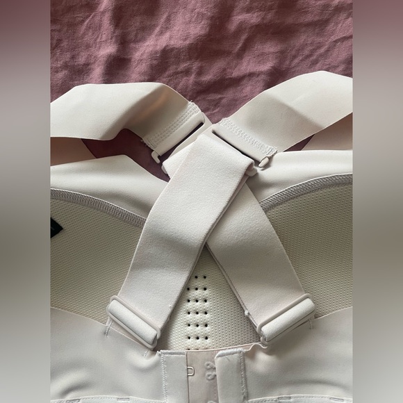 Reebok Sports Bra-NWT - Picture 5 of 7